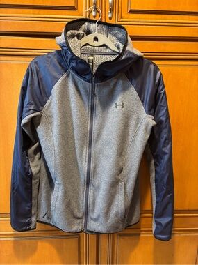 Under Armour Cold Gear Mixed Media Hooded Jacket. Size: S